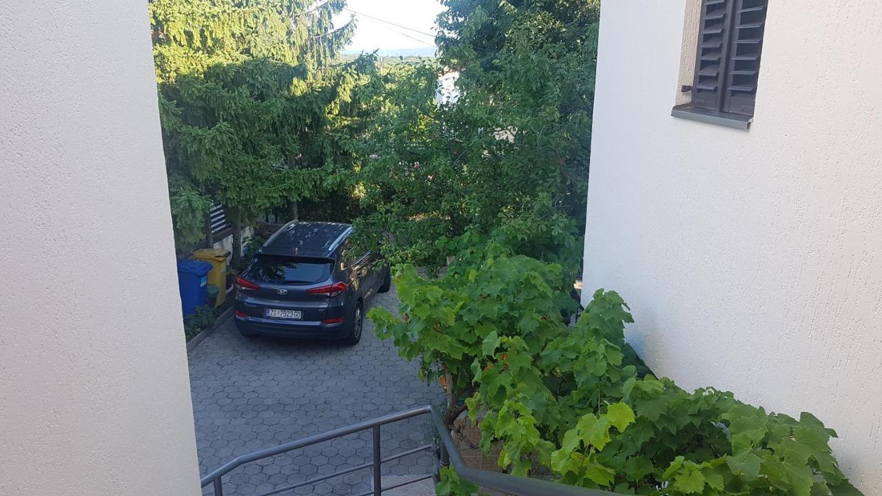 Appartement Gita à Omišalj Extérieur photo