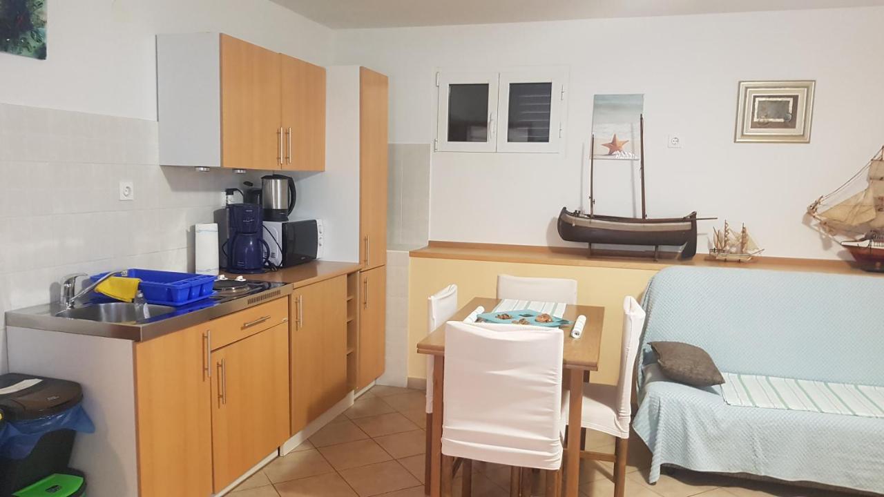 Appartement Gita à Omišalj Extérieur photo